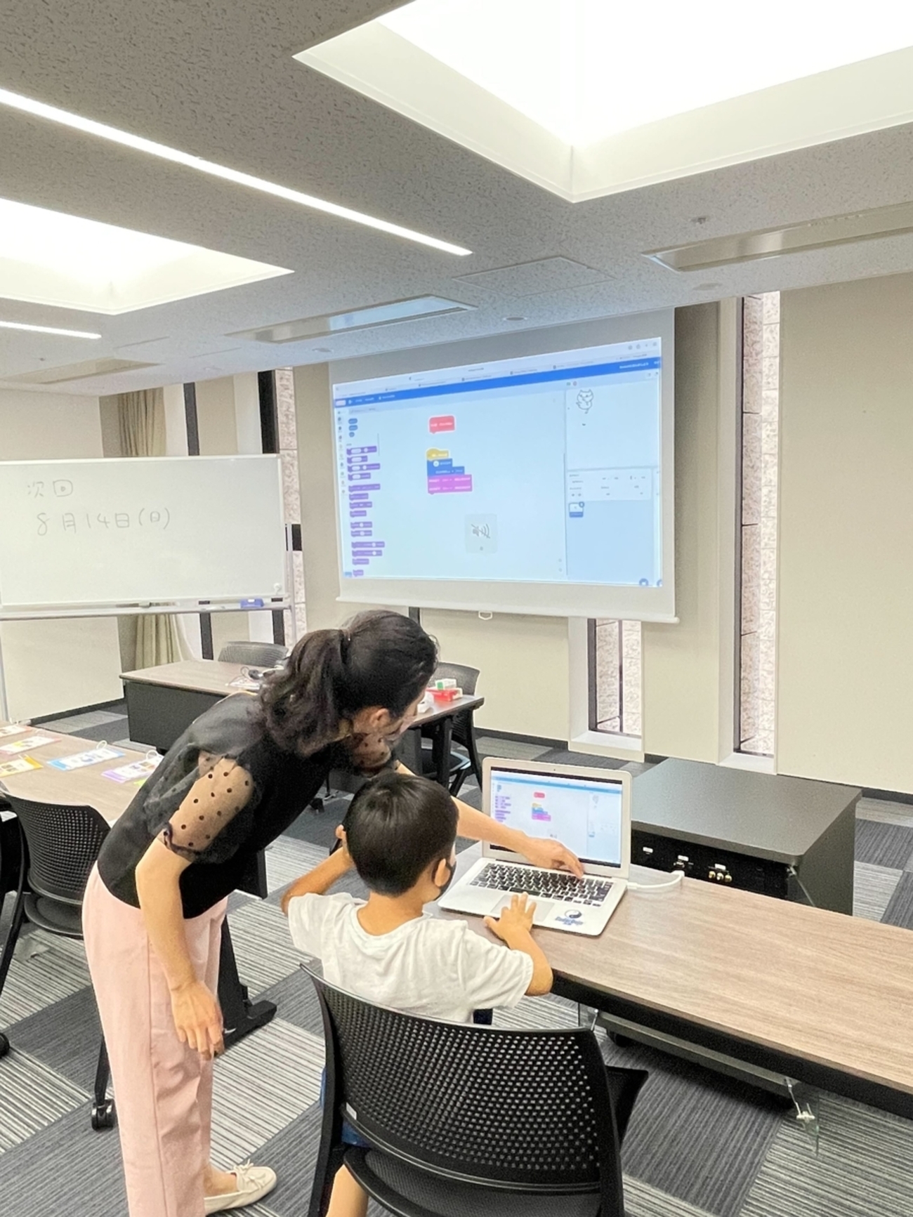 coderdojo_ikbkr's tweet card. 第39回 CoderDojo 池袋 を開催いたしました。 2022/7/18(月祝)14:00-16:00 @としま区民センター 当日の様子 としま区民センターでの開催です！ 今回もニンジャ&メンターの皆さんに参加して頂きました。 ありがとうございました！ いつものとおりCoderDojoの説明をしてから、創作活動スタ…