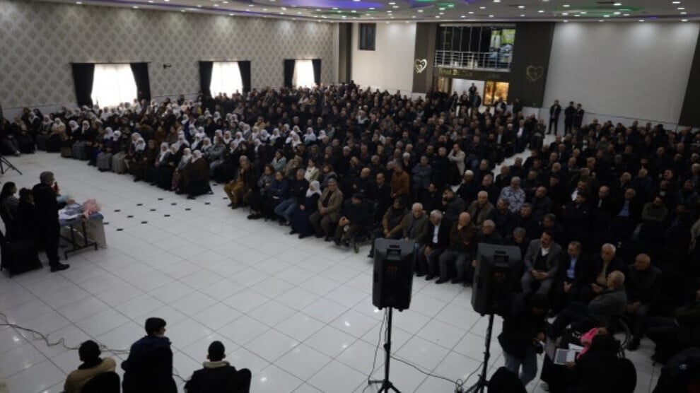 PYD_Rojava's tweet card. Platforma Saziyên Demokratîk di çarçoveya ‘Hevdîtinên Aştî û Civaka Demokratîk’ de li Bismilê bi gel re civîn lidar xist. Di