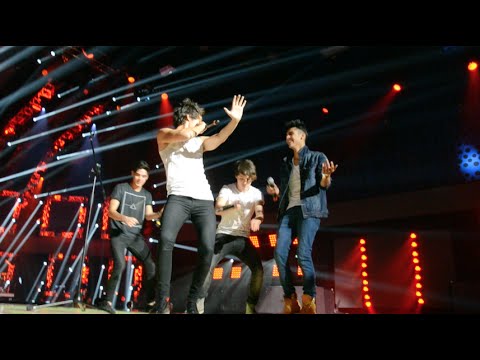 CD9's tweet card. CD9 - #LOL #THROWBACK