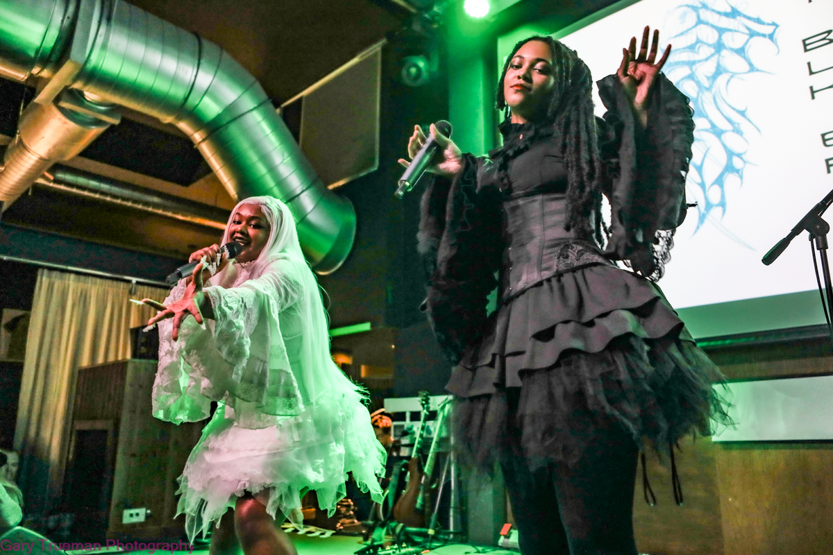 HoldTight_co's tweet card. The Salt Box sits just at the back of the Motorpoint Arena and is a surprisingly large space with a good-sized stage. Described as a mix of Grunge and Shoegaze openers Stained Glass give it the beans...