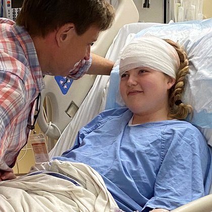 Tweet card summary image