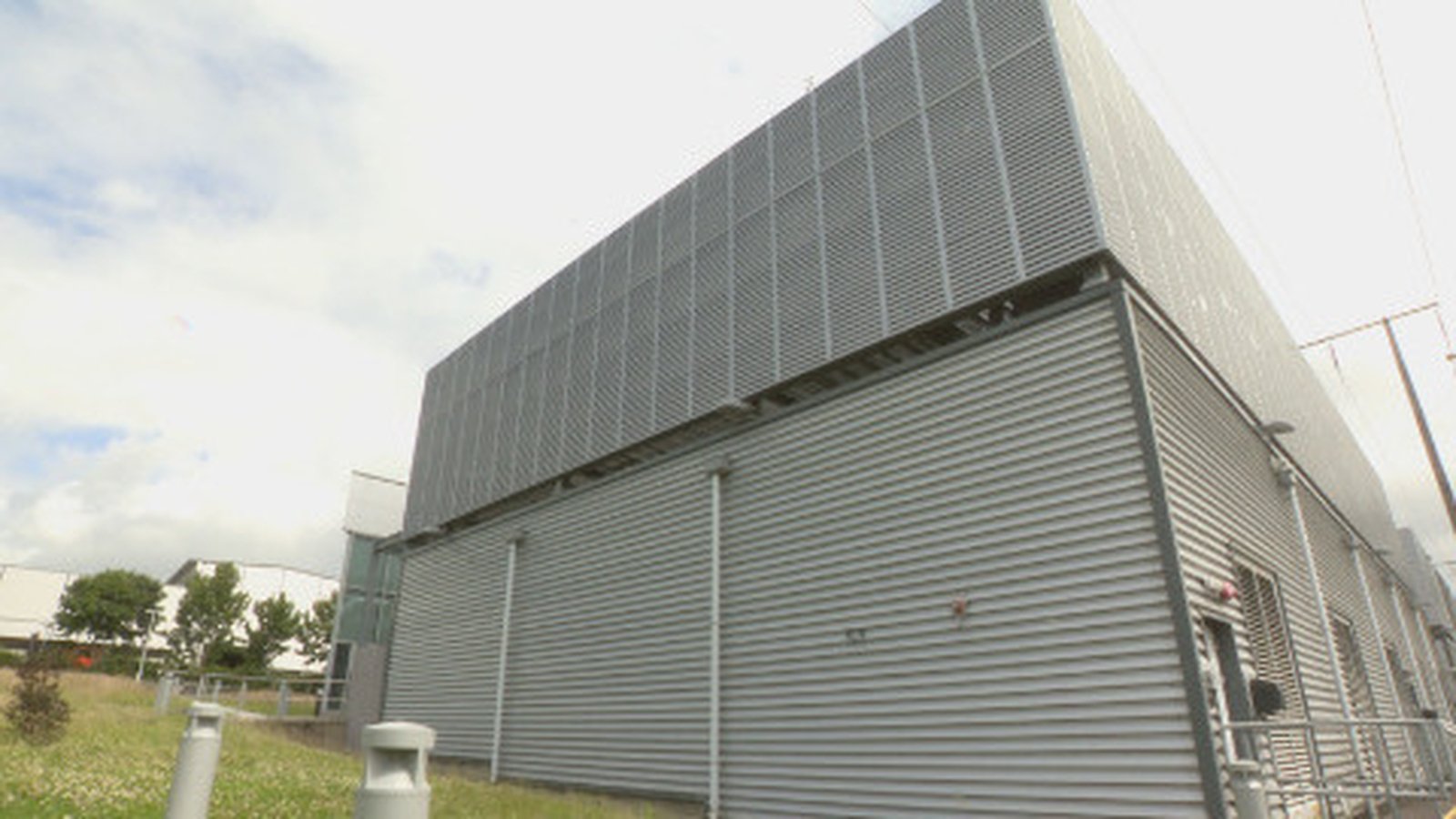 RTEScienceTech's tweet card. A group of local school children from Scoil Ghráinne Community National School in Dublin 15 got a tour of an Equinix data centre to learn what exactly happens inside the facilities.