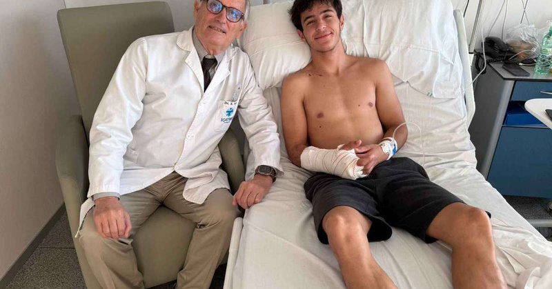 Tweet card summary image