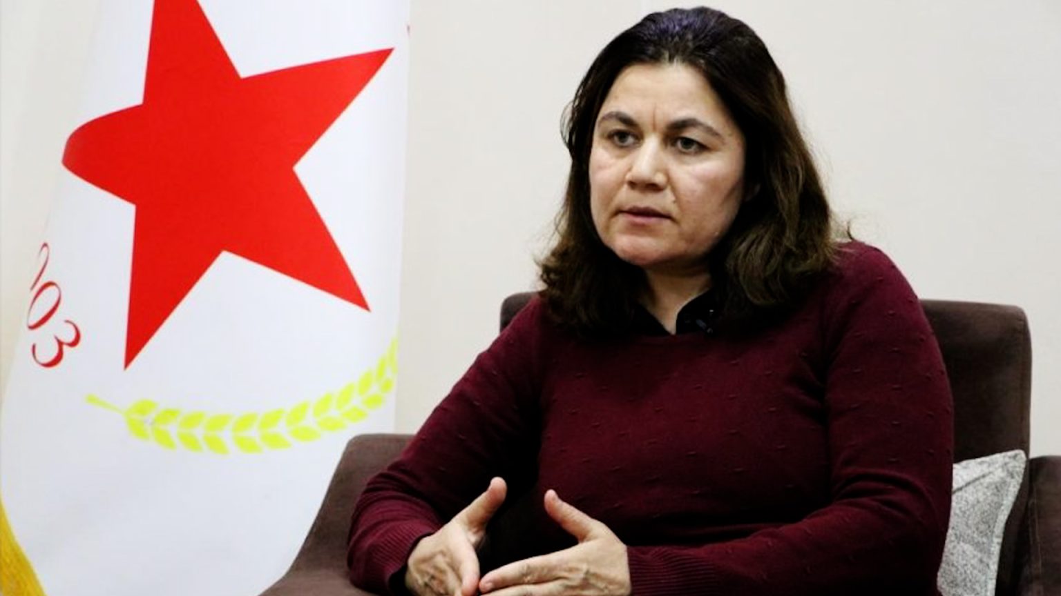 PYD_Rojava's tweet card. تناولت عضوة الهيئة الرئاسية في PYD "فوزة يوسف"، في كلمة لها خلال إحياء ذكرى الشهداء في العاصمة اللبنانية بيروت، أبرز