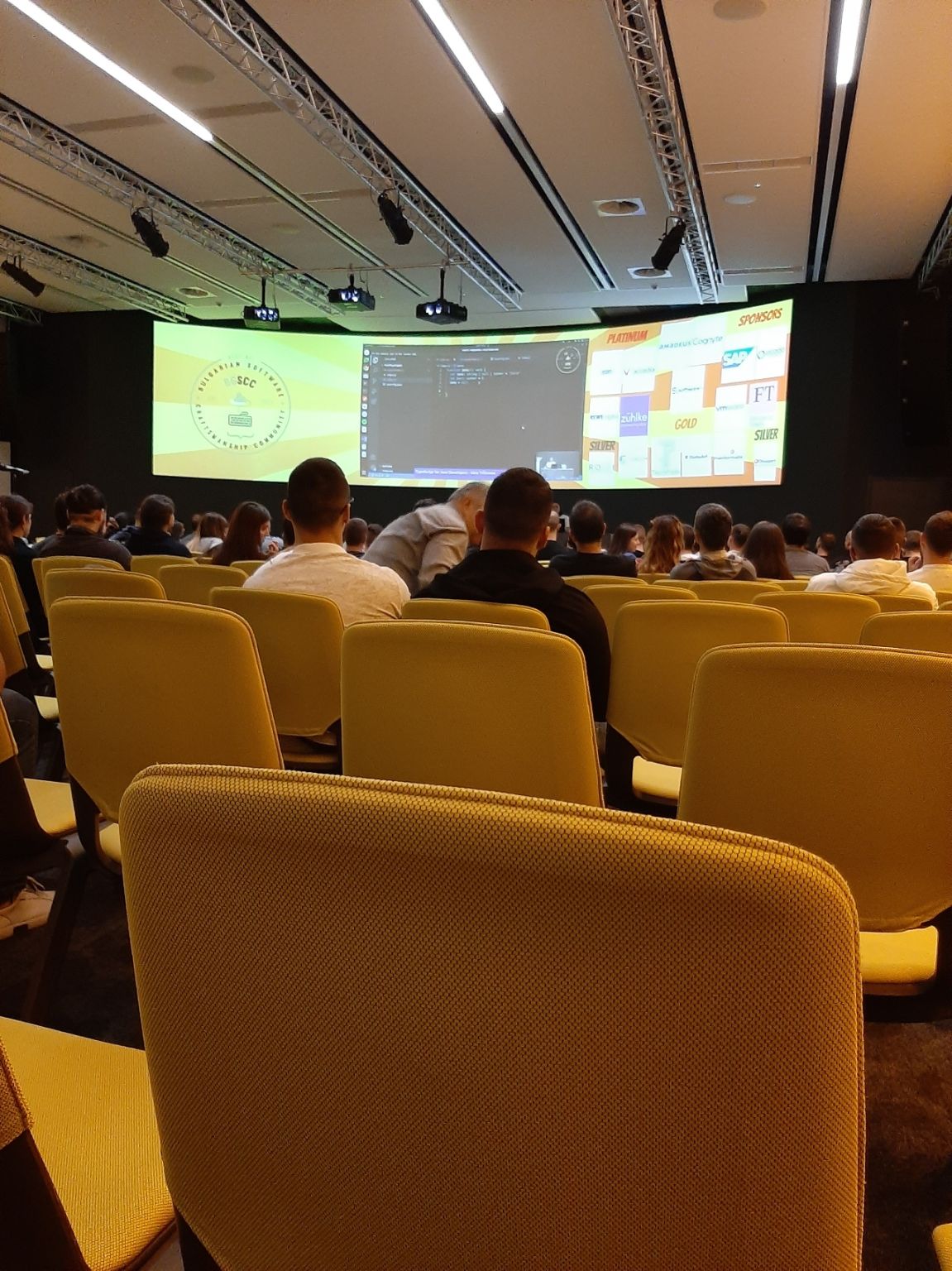 thewebmasterp's tweet card. Today Polyglot4DEV helped me solidify a view of mine that I can now finally put into words. Abstraction follows the same set of core patterns, regardless of its scale (think of fractals❄) or domain...