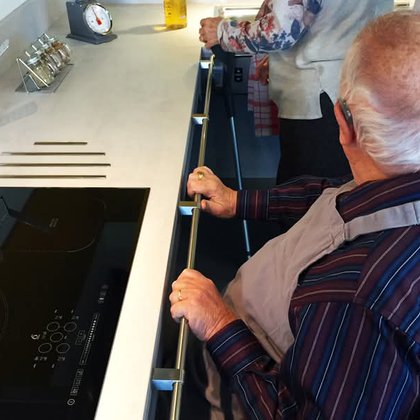 Tweet card summary image