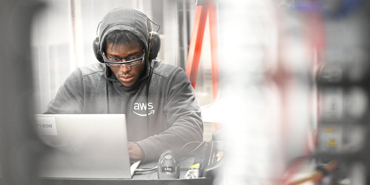 TechNet_NW's tweet card. New study shows positive impact of AWS investment in data centers on jobs, education, local businesses, the environment and more.