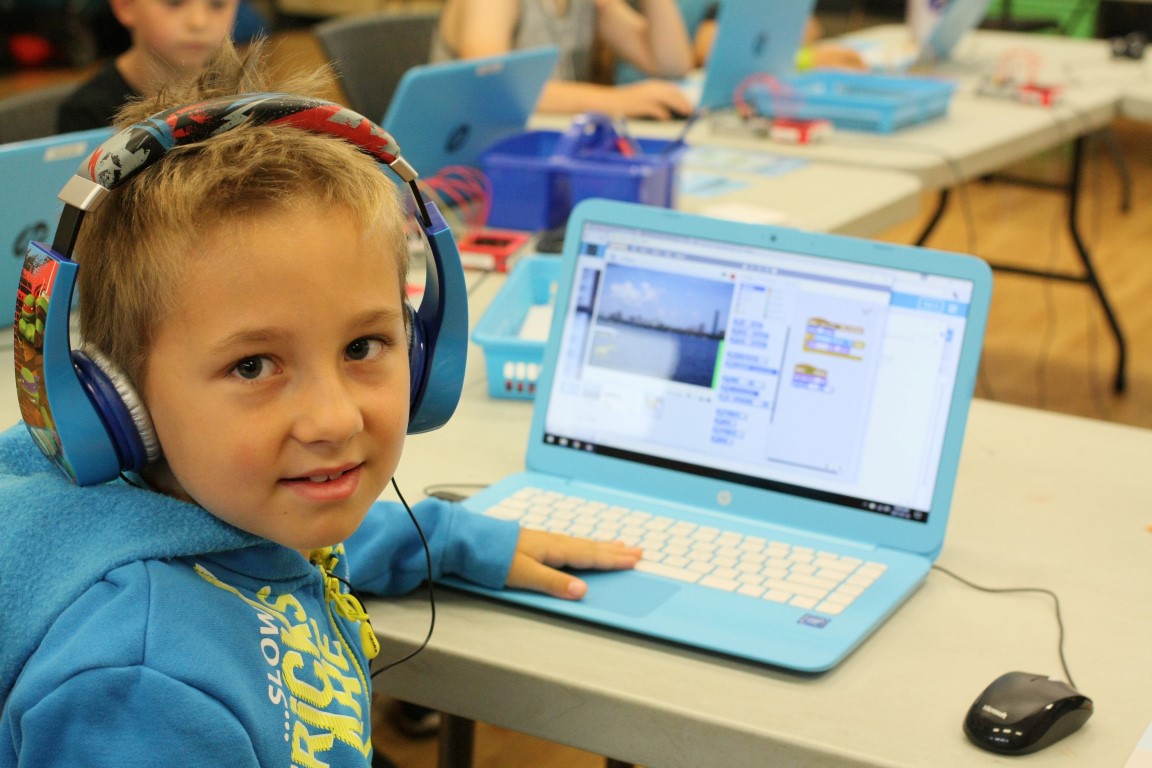 DiscoverCoding's tweet card. Coding for children is growing in importance. Read about what this means for your child with our top 10 reasons your kid should learn to code.