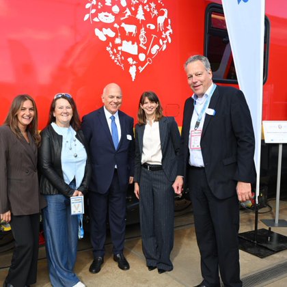 Tweet card summary image