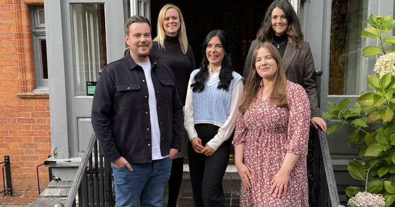 Tweet card summary image