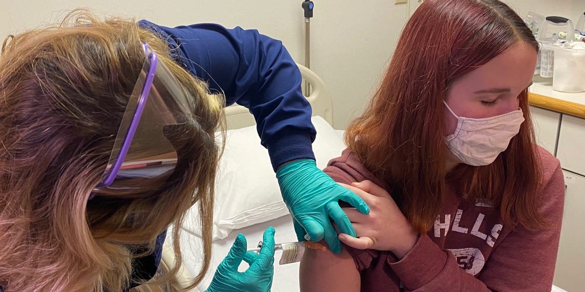 javaplanet's tweet card. While logistical challenges remain, such as making and distributing the vaccine at scale, the scientific feat is an unprecedented accomplishment.