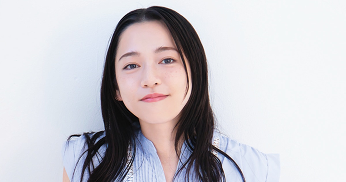 anan_mag's tweet card. 今、注目の女の子を紹介する『anan』で連載中の「イットガール」。今回は俳優の佐藤京さんです。