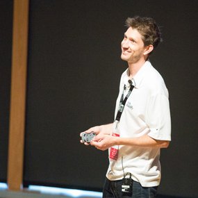 Tweet card summary image