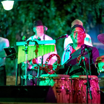 Tweet card summary image