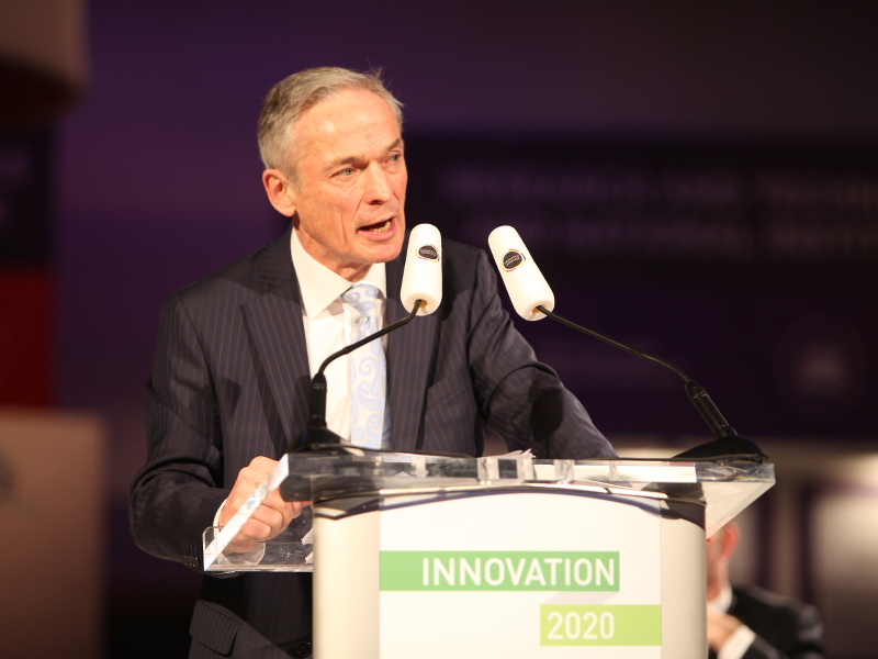 siliconrepublic's tweet card. Minister Richard Bruton, TD, calls for the Irish education system to prioritise coding in primary schools, citing CoderDojo as an example