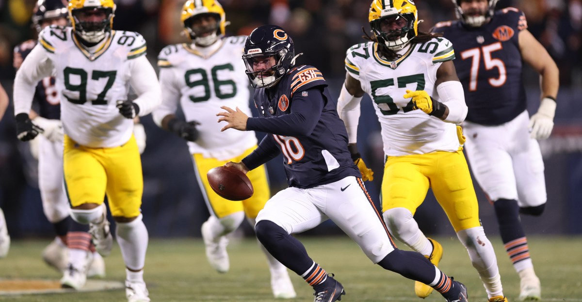 acmepackingco's tweet card. The Green Bay Packers choked a double-digit lead in the fourth quarter, as the Chicago Bears sit atop the NFC North.
