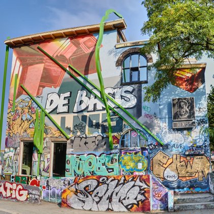 Tweet card summary image