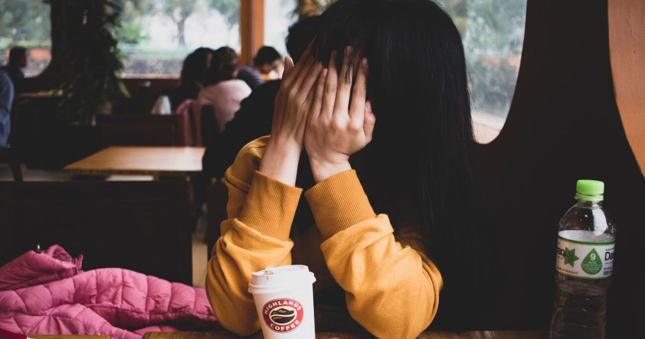 study_hacker's tweet card. 内向型の強みを活かし、キャリアアップを目指す方法を紹介。名だたる成功者にも多い内向型リーダーの特性を理解し、実践的アクションを提案します。