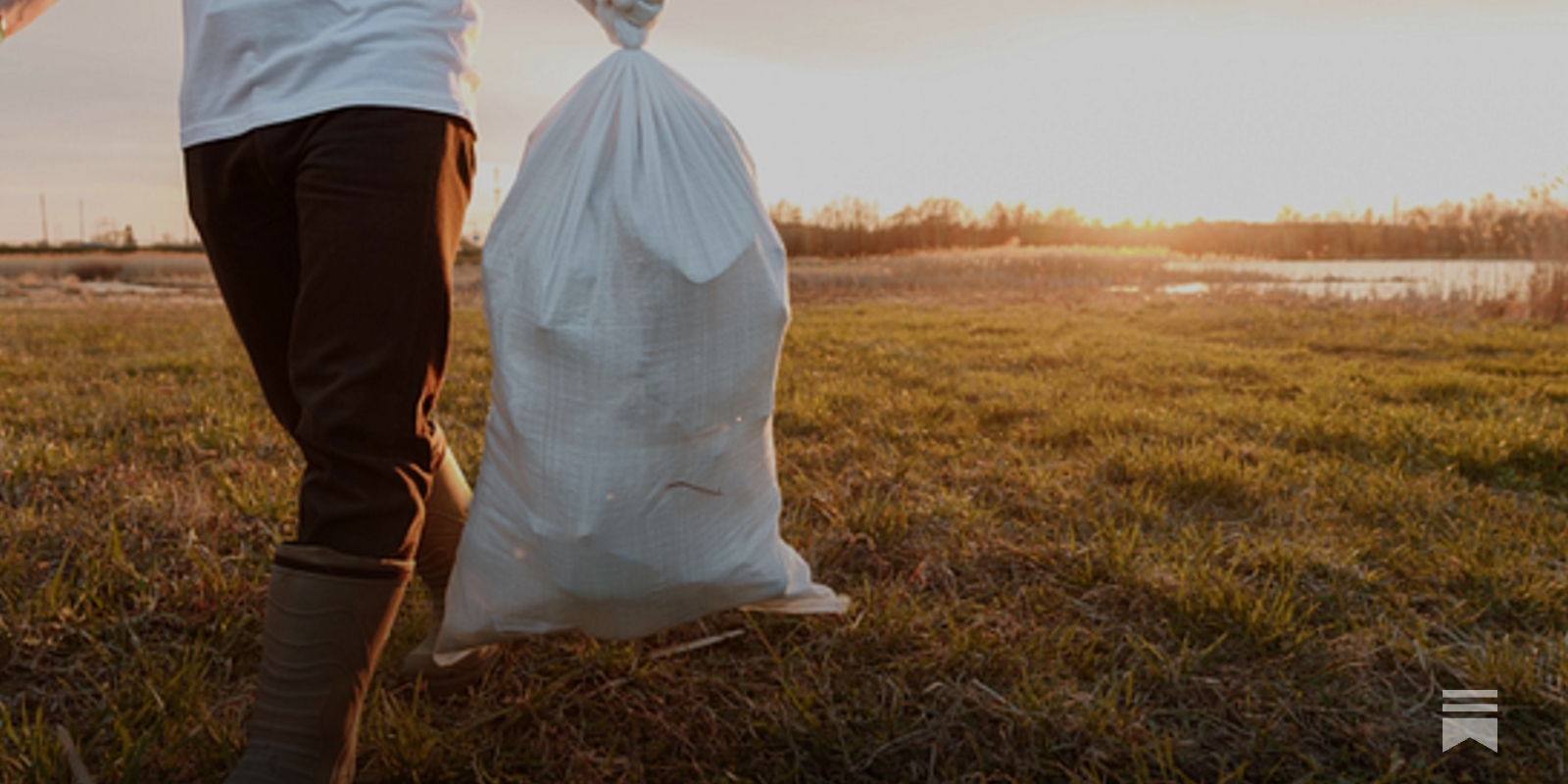 realpython's tweet card. Let's explore reference counting and cyclic garbage collection in Python