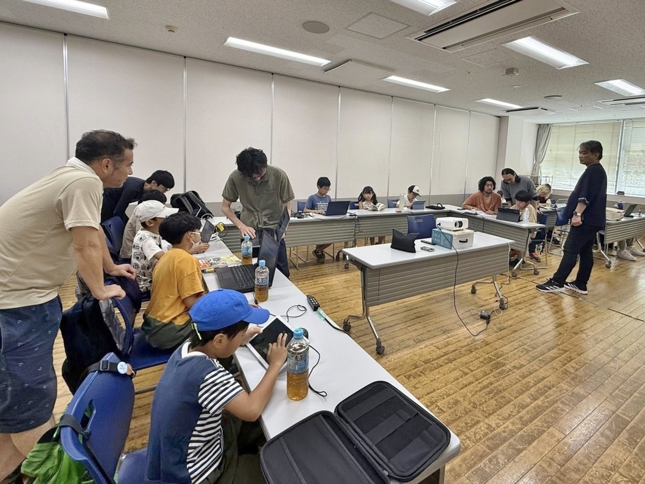 coderdojochofu's tweet card. 7月27日(日) 第103回 CoderDojo 調布の様子です。 みんなの Scratch 作品は「CoderDojo 調布スタジオ」で確認できます。 https://scratch.mit.edu/studios/3690417/ 皆様のご参加お待ちしております！ 詳細および参加登録は下記のリンクよりお願いします。…
