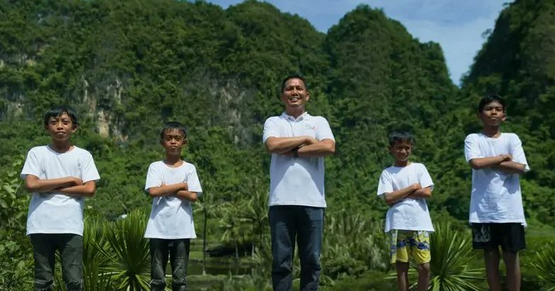 Tweet card summary image