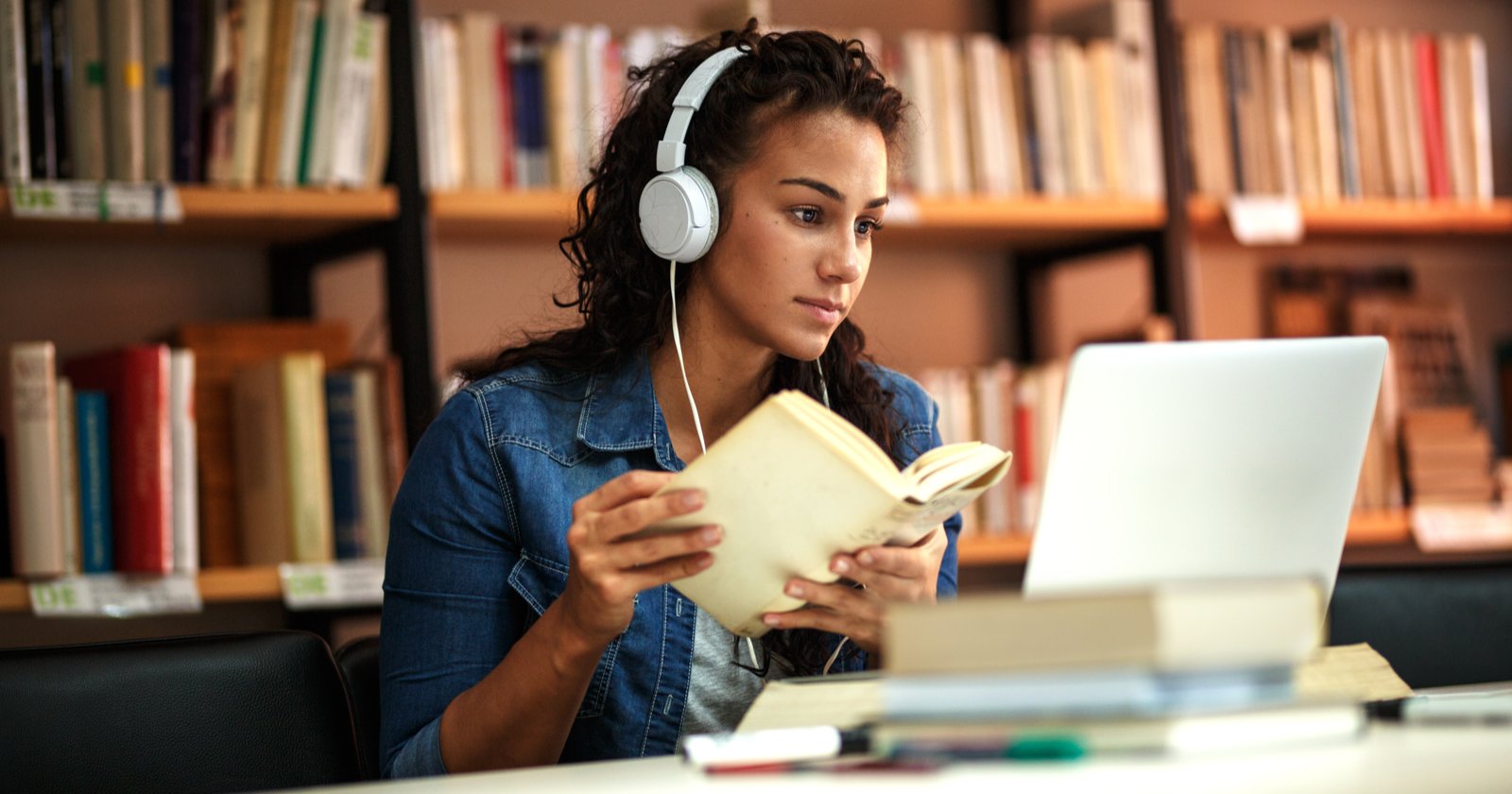 getwebkaizen's tweet card. SEO is an evolving industry. How do you keep your skills sharp and your knowledge growing? Here are 10 alternative ways to learn SEO.