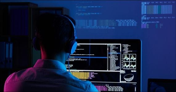 hackernoon's tweet card. Explore the ideal programming language for kids! From Scratch's visual coding to Python's versatility, find the perfect fit for young programmers!