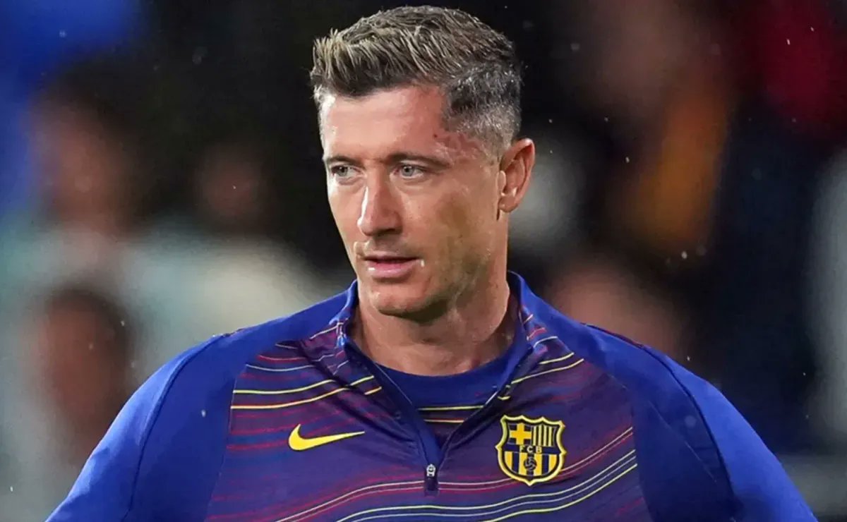worldsoccertalk's tweet card. Robert Lewandowski's future has been in serious doubt during the 2025-26 season due to his declining performances and injuries. Additionally, Barcelona have reportedly decided to pursue the renewal...