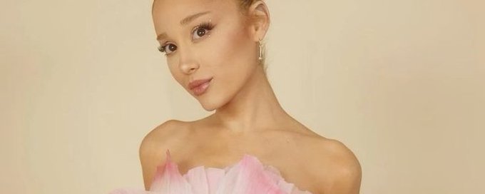 Ariana Grande banner