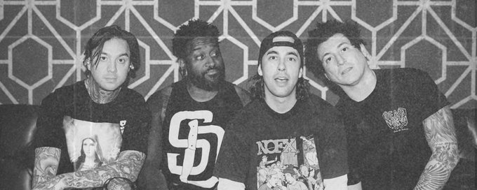 Pierce the Veil stans banner