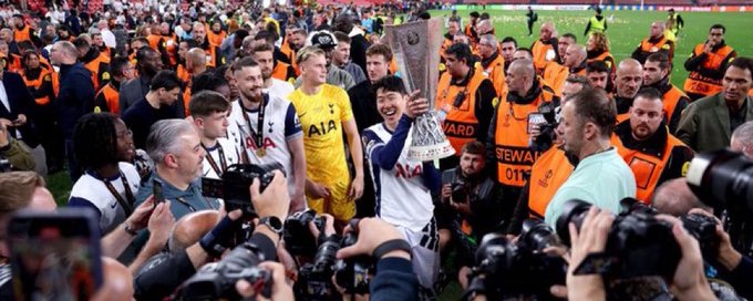 Spurs Twitter banner