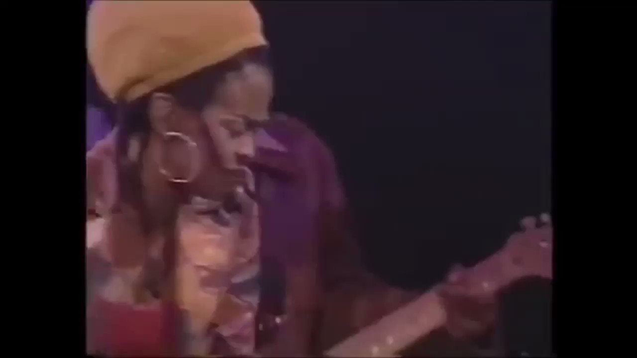 Happy Birthday to Lauryn Hill! 