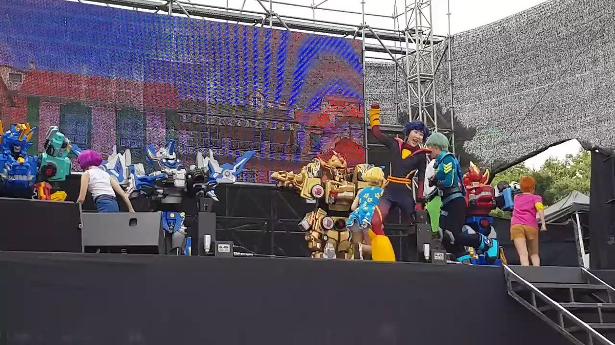 #뮤지컬다이노코어 #다이노코어뮤지컬 #다이노코어
2018 05 27 파인데이 페스티벌 다이노코어 커튼콜 1