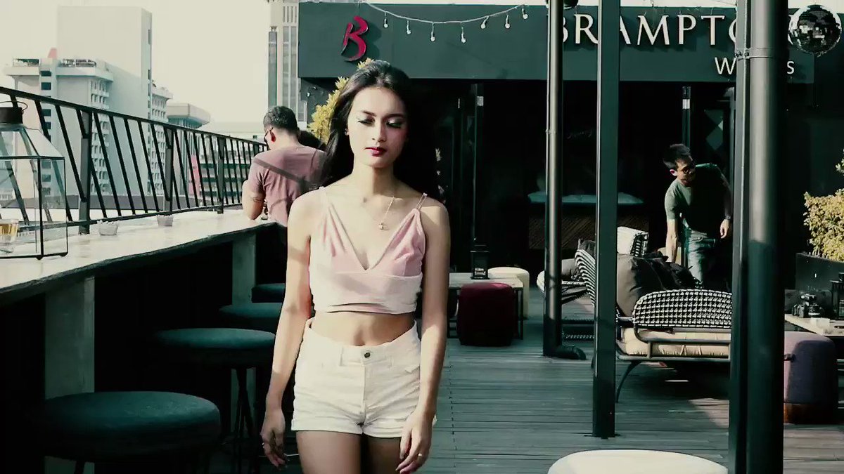 Male Indonesia - Wajah Imut Menggoda di Behind the Scenes Photoshoot Model Nadzila Pra...