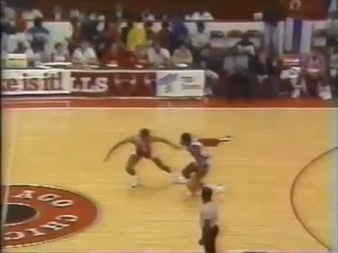 Ballislife.com (@Ballislife) on Twitter photo 23/01/2020 01:21:56 @JCrossover @IsiahThomas dribbling exhibition in 1985 @JCrossover @IsiahThomas dribbling exhibition in 1985