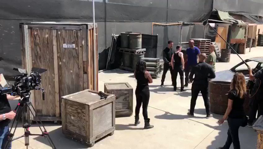 Mais um dia. Quase acabando meu povo .
#rcview
#cinematogapher #filmmakerslife
#cinematography #filmmaking #dplife
#Andersonsilva #setlife #dreams #stunts #fighter
#fightscene #filmmaking #film
#filmphotography #la #laland #hollywoodesports
#trailer #scene #spiderkick