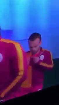 Happy birthday Wesley Sneijder Elbet bir gün yeniden kavu aca  z. 