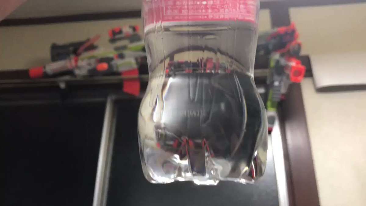 透明コーラ登場にタブクリアを思い出す人たち 透明な飲料水の流行は 就業中にジュース飲むな 対策との噂も Togetter