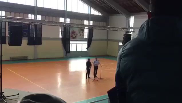 El cierre de @MaerskLine en San Antonio se pudo evitar: si no hubiesemos dejado que @mbachelet y sus secuaces, destruyeran la economía como lo hicieron. Hoy, ella se pasea recibiendo premios que no merece, mientras 1200 familias pierden el trabajo y quedan abandonadas a su suerte
