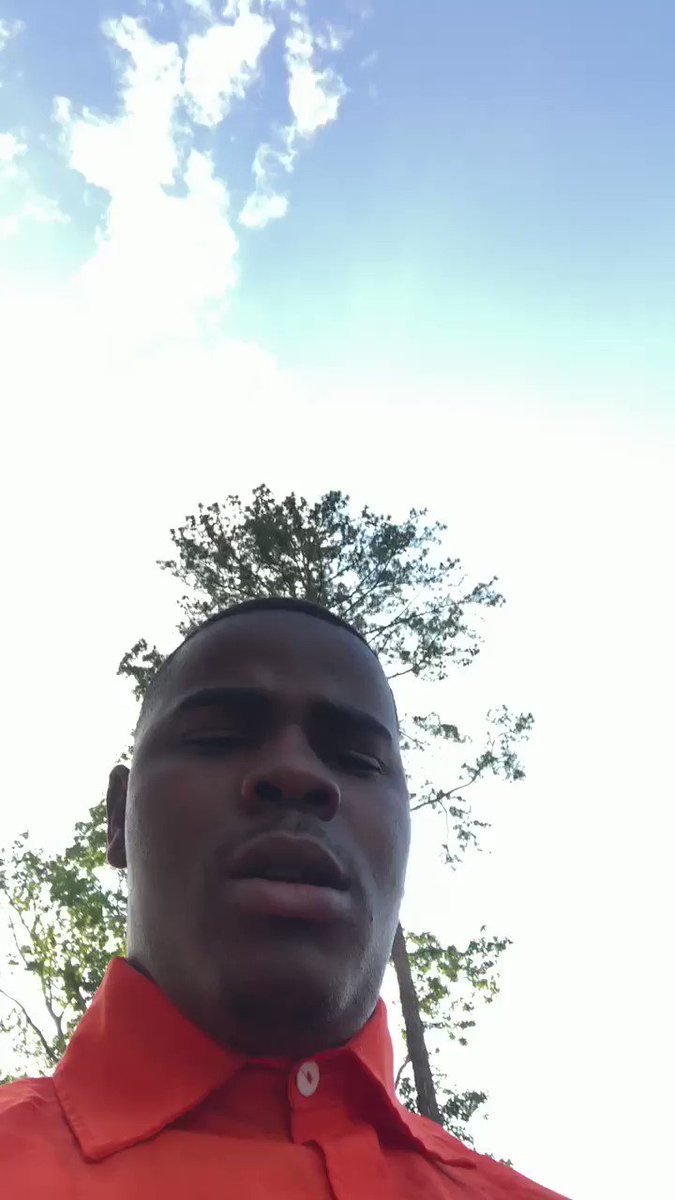 Mr. BIG FELLA (@HaHaDavis) on Twitter photo 2018-06-22 18:38:50 Racist White lady trying to tell me I’m scaring guest cause I’m black with a orange shirt on as if I escape from prison now she calling the GUARD!!! Racist White lady trying to tell me I’m scaring guest cause I’m black with a orange shirt on as if I escape from prison now she calling the GUARD!!!
