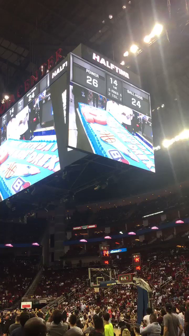 Ice Cube just sang Happy Birthday to Clyde Drexler at game in Houston! 