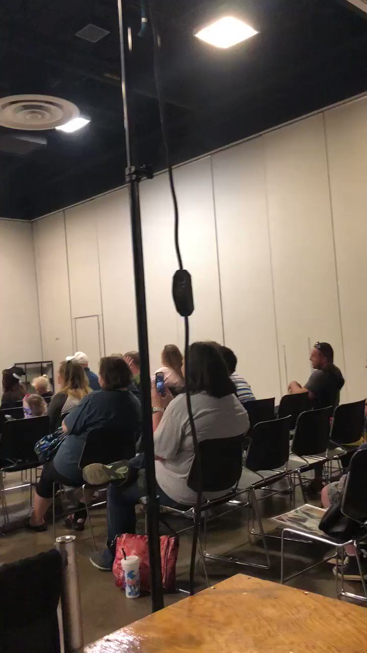 The crowd sings happy birthday to Ryan Hurst from and gives him a cake! 