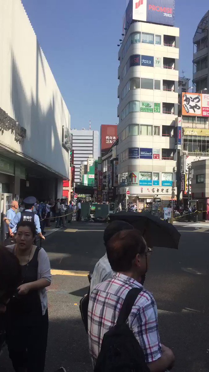 立てこもり事件 代々木駅西口で立てこもり 犯人は刃物を持ち2階からビンを投げている模様 現地の様子 まとめダネ