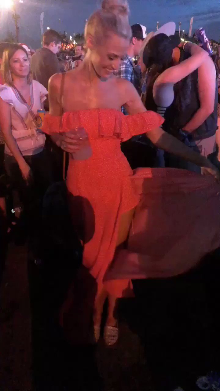 carley-shimkus-on-twitter-this-weekend-s-festivities-at-lakeshakefest-with-dierksbentley-thank-god-for-summer-and-to-the-couple-standing-behind-me-https-t-co-koprcpjd8o-twitter