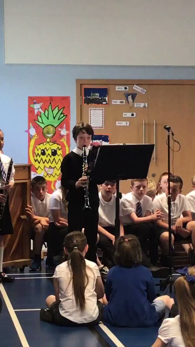We were entertained by the fantastic musicians in the school. The saxophonists played as we arrived in assembly & then our woodwind ensemble played for us! ππππππ