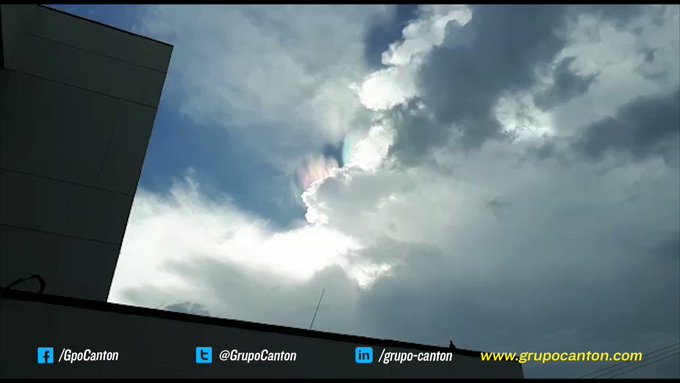 Magnífico ‘arcoíris de fuego’ aparece en cielo de Villahermosa, México ZynbFsK3ZbvMgz1F?format=jpg&name=small