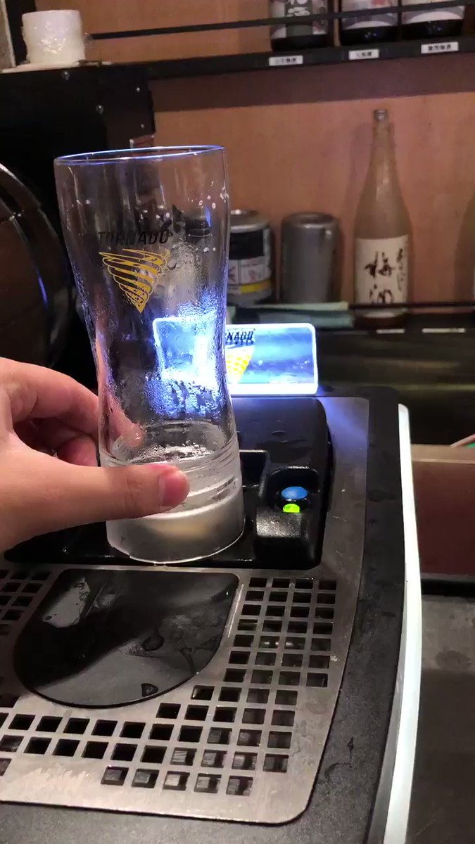 これはテンション上がるわｗ 下からビールが湧き上がるビールサーバーの実際の動画 話題の画像プラス