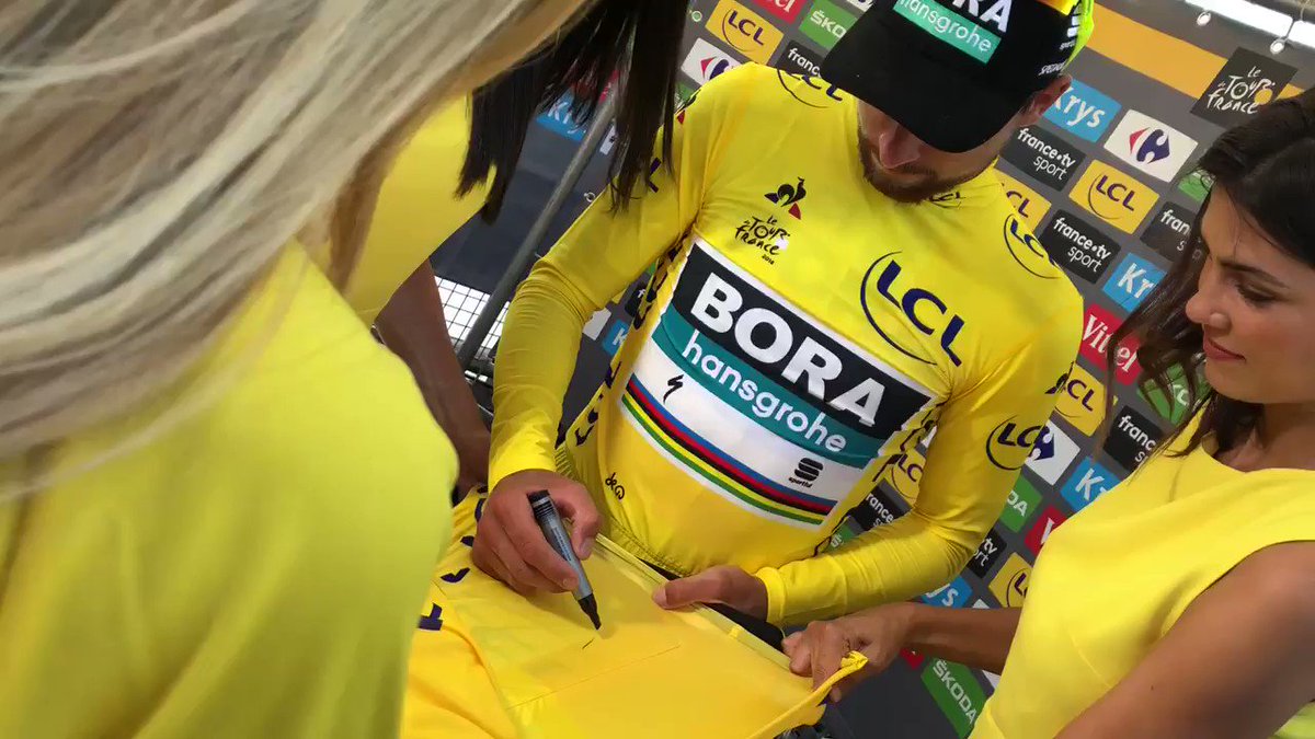 RT to win this @MaillotjauneLCL signed by @petosagan 💛
RT pour gagner le @MaillotjauneLCL signé par @petosagan 💛
By @lecoqsportif - @LCL
#TDF2018