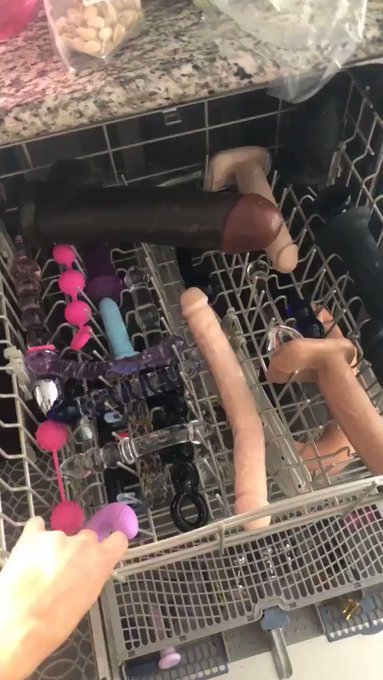 Who wants to help put the dishes away? https://t.co/NRUoEnpY7m