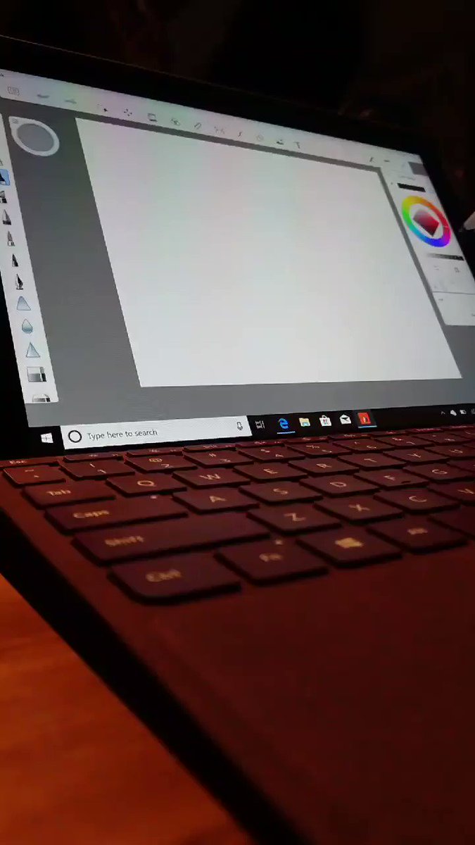 Surface Goってどんなの 実機を触ってきたぞー お絵描きやofficeなどの作業 ブログ更新に良さそう W まにぴん